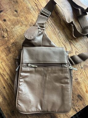 Buxton Brown Genuine Leather Crossbody Purse Organizer